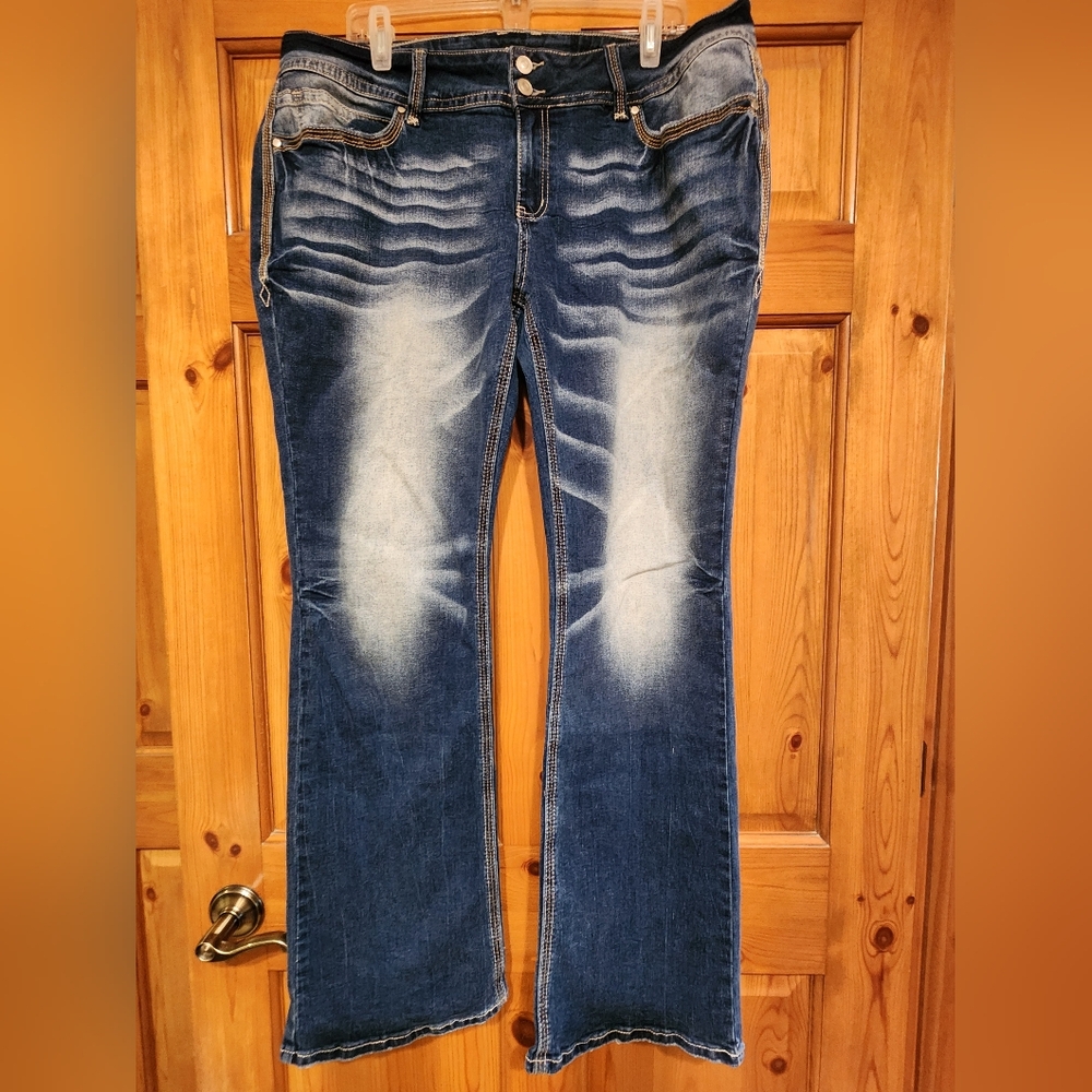 Flamingals Distressed Jeans Size 3X